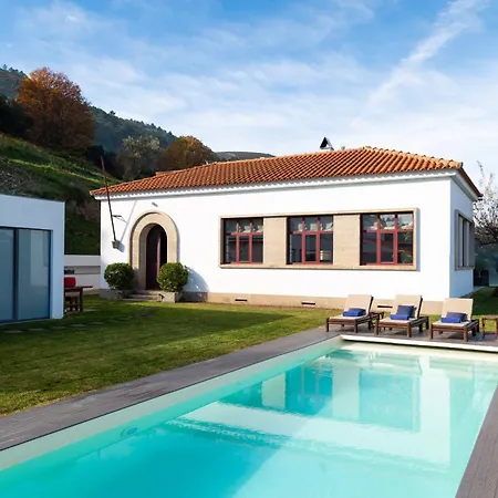 Spacious With Private Pool & Garden In Douro, By Hopstays Sabrosa