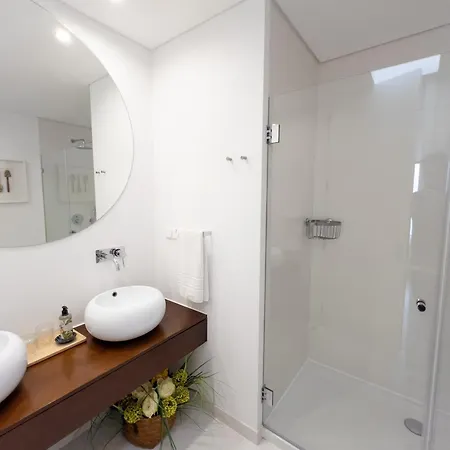 Spacious With Private Pool & Garden In Douro, By Hopstays