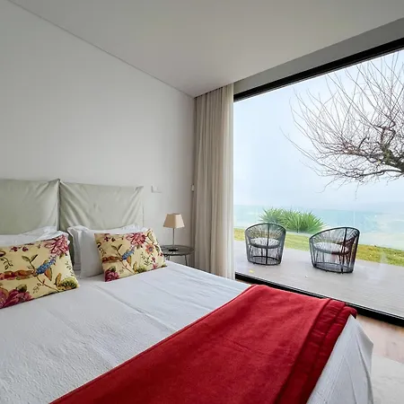 Villa Spacious With Private Pool & Garden In Douro, By Hopstays