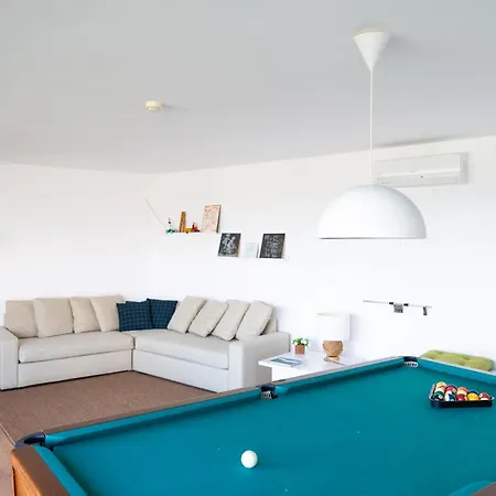 Spacious With Private Pool & Garden In Douro, By Hopstays