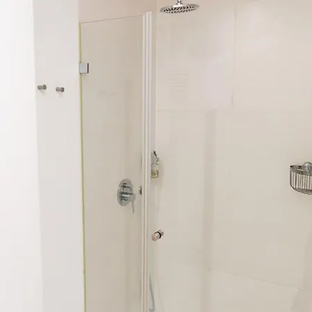 Villa Spacious With Private Pool & Garden In Douro, By Hopstays