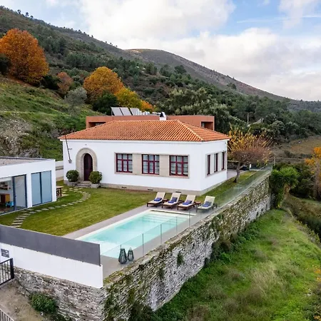 Villa Spacious With Private Pool & Garden In Douro, By Hopstays