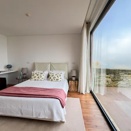 Spacious With Private Pool & Garden In Douro, By Hopstays 빌라 사브로사
