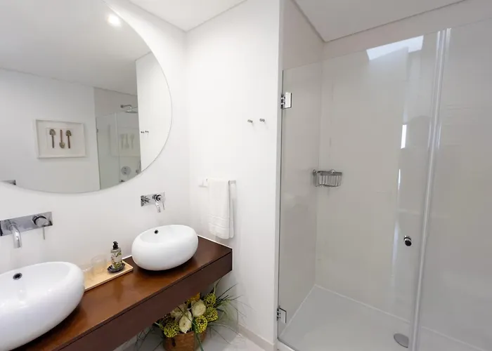 Spacious With Private Pool & Garden In Douro, By Hopstays