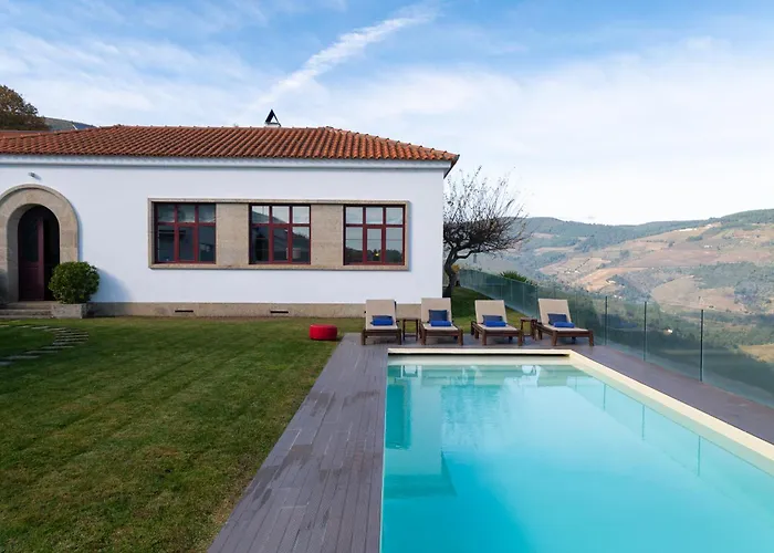 Spacious With Private Pool & Garden In Douro, By Hopstays Sabrosa